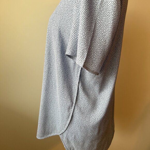 Ann Taylor Light Blue & Black Dotted Short Sleeve Blouse Size M summer crew neck - Picture 3 of 7